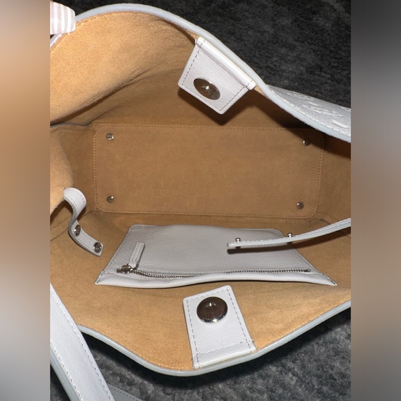 МСМ Leather Visetos Embossed Tote - Picture 8 of 12